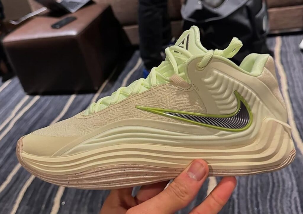 First Look at Giannis’ Nike Freak 7
