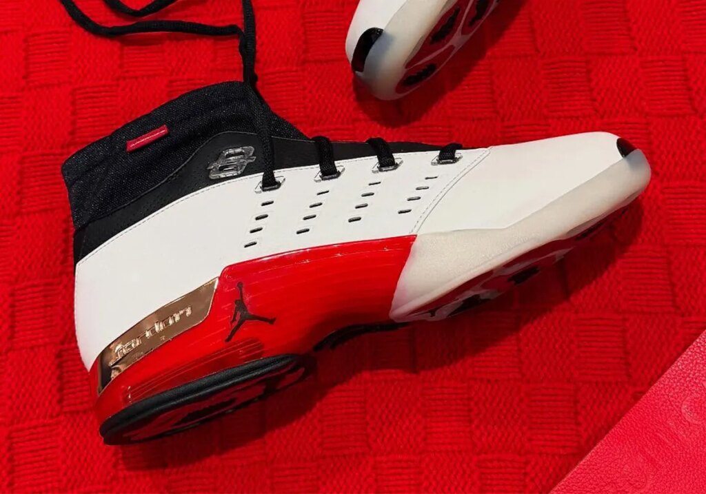 Infinite Archives’ Air Jordan 17 Surfaces in a “Chicago” Look